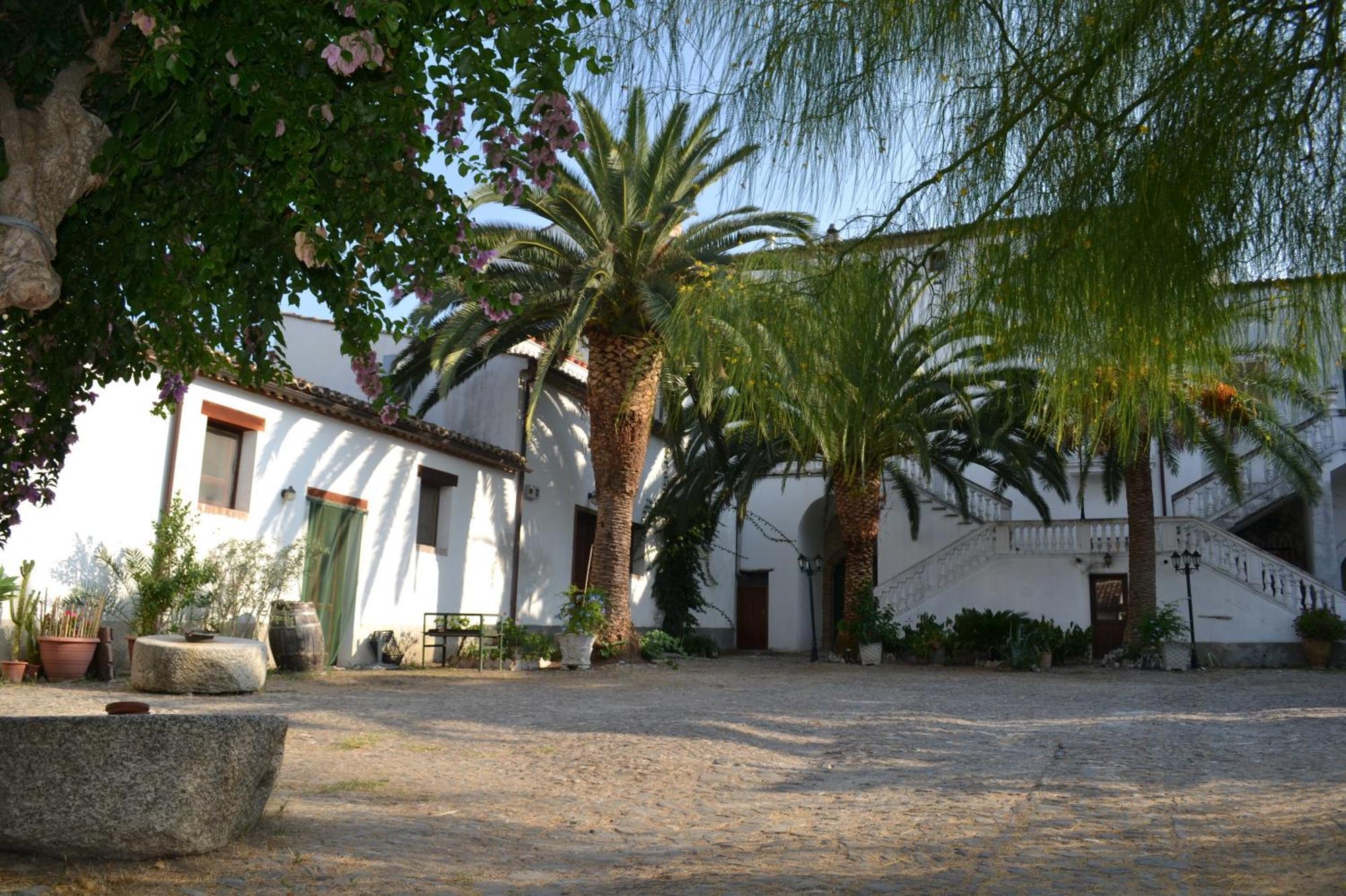 Agriturismo Malena Amica Экстерьер фото